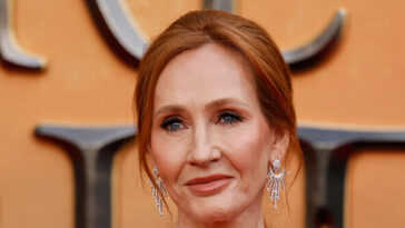 jk.-rowling-slams-silence-of-human-rights-activists-over-iran’s-fight-for-freedom:-‘you-don’t-give-a-damn’