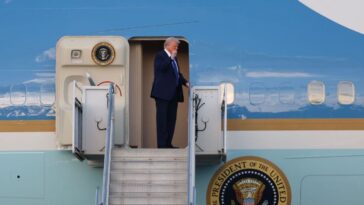 trump’s-motorcade-route-adjusted-after-secret-service-finds-‘suspicious-object’-at-palm-beach-airport