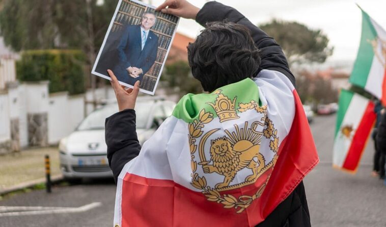 a-dispatch-from-inside-the-iran-protests