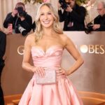 golden-globes-host-nikki-glaser-mocks-cbs-news-as-‘best-place-to-see-bs-news’