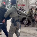 wild-video-shows-federal-agents-detaining-2-men-at-minnesota-gas-station-as-agitators-gather