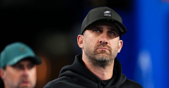 watch:-nick-sirianni,-aj-brown-in-heated-exchange-on-eagles-sideline-during-playoff-loss