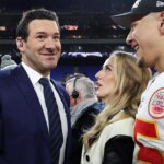 ex-nfl-star-tony-romo-takes-heat-during-his-call-of-bills-jaguars-playoff-game