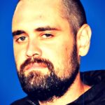 nick-reiner’s-siblings-cut-off-his-defense-fund,-leaving-him-to-fight-charges-of-murdering-parents-with-a-public-defender:-report