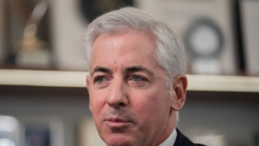 billionaire-bill-ackman-donates-$10k-to-ice-officer-who-fatally-shot-woman-in-minneapolis