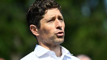 spin-cycle:-in-wake-of-ice-shooting,-the-gaslights-are-on-—-but-is-anyone-home?