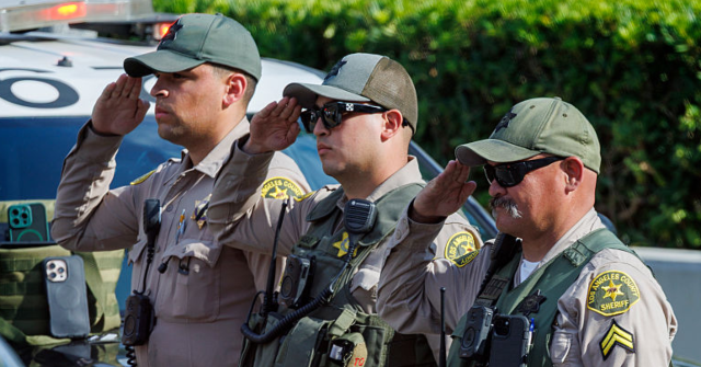 photo:-la.-sheriff’s-deputy-served-starbucks-coffee-with-‘extremely-offensive’-pig-drawn-on-cup