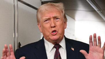 trump-ridicules-greenland’s-defenses-as-‘two-dog-sleds,’-insists-us.-takeover-is-needed