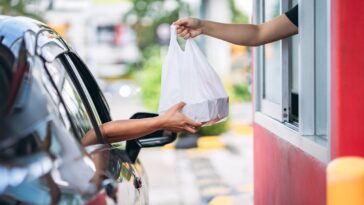 customer-threatens-to-kill-fast-food-workers-during-heated-dispute:-‘she-wanted-her-money-back’