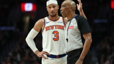 mike-brown-applauding-knicks-for-using-cooler-heads-with-officials