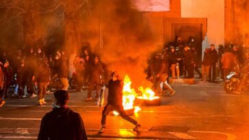 trump-administration-urges-americans-in-iran-to-flee-immediately-by-any-means-necessary,-cautions-things-‘may-turn-violent’