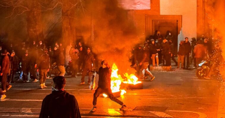 trump-administration-urges-americans-in-iran-to-flee-immediately-by-any-means-necessary,-cautions-things-‘may-turn-violent’