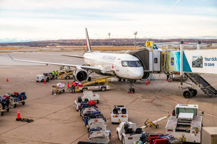 air-canada-flight-canceled-after-screams,-banging-heard-inside-aircraft