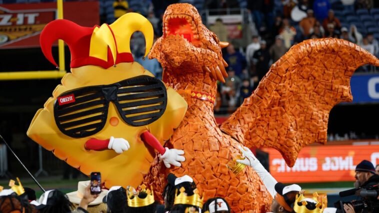 -best-of-bowl-season:-mascots,-mayhem,-more