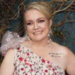 ‘it-ends-with-us’-author-colleen-hoover-shares-cancer-diagnosis-in-candid-hospital-post