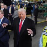 trump-flipped-off-‘lunatic’-who-called-him-‘pedophile-protector,’-white-house-confirms