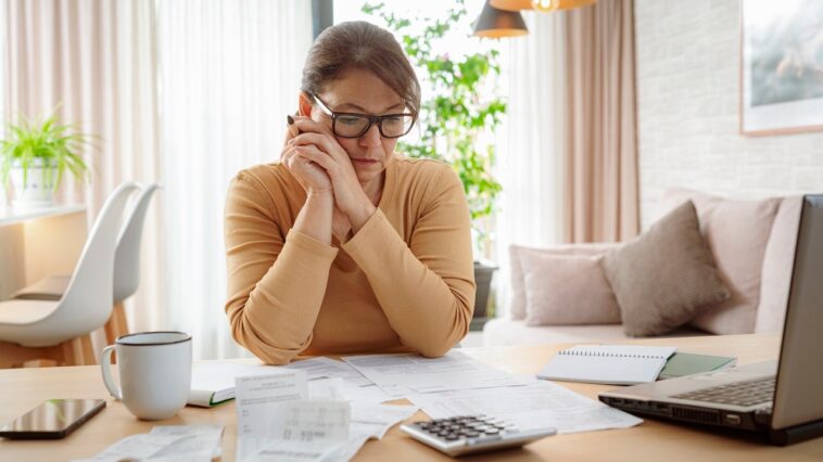 get-a-head-start-on-tax-season:-save-up-to-40%-on-turbotax-and-h&r-block-filing-software