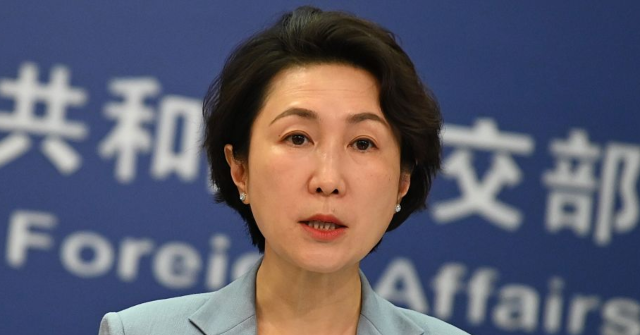 china-elbows-into-greenland-debate,-backing-denmark-against-trump’s-acquisition-plans