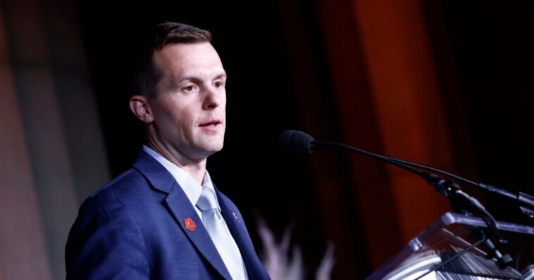 house-democrats-flip,-join-republicans-to-overturn-biden-era-regulation