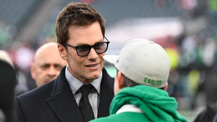 tom-brady-talks-aaron-rodgers’-possible-retirement,-improving-in-broadcast-booth