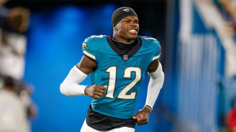 jags-still-plan-on-hunter-playing-both-ways-in-’26