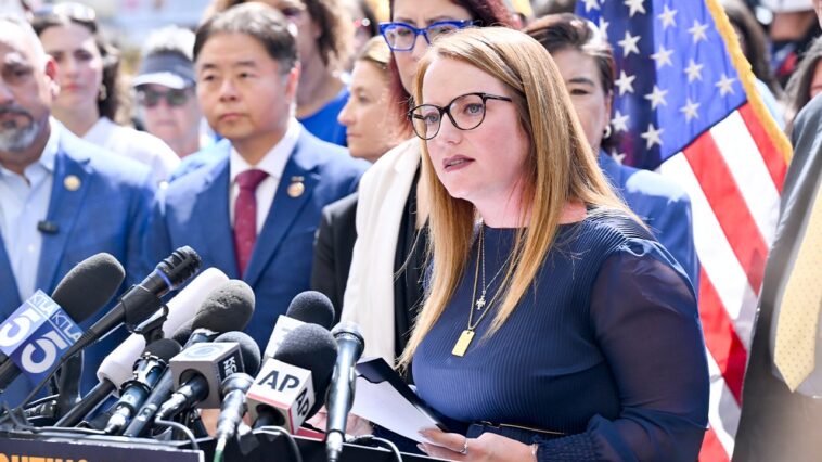 la-county-expands-sanctuary-status-with-‘ice-free-zones’