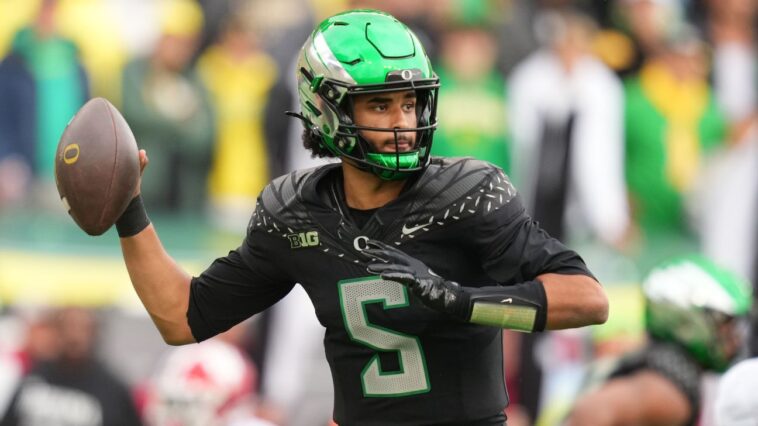qb-moore-opts-against-draft,-returning-to-ducks