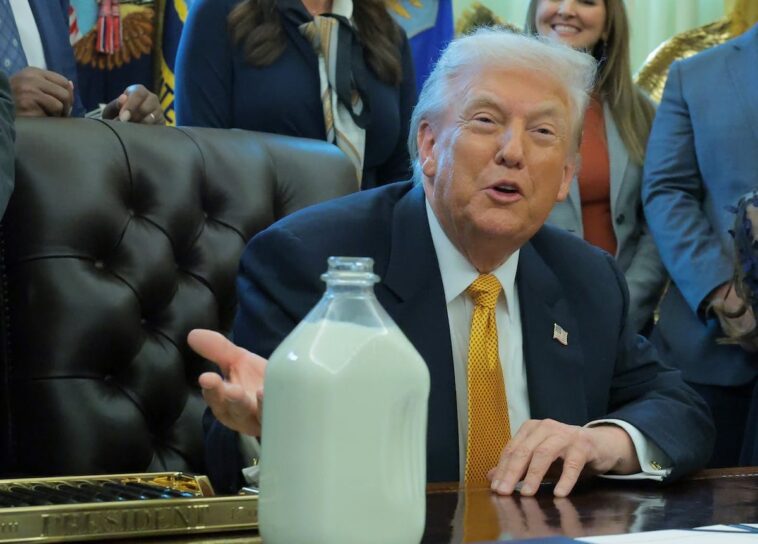 ‘the-milk-mustache-is-back’:-trump-reverses-obama-era-ban-on-whole-milk-in-school-lunches