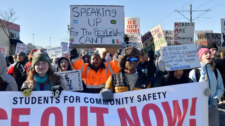 democrats-worry-‘abolish-ice’-slogan-will-backfire-politically-like-‘defund-the-police’-did