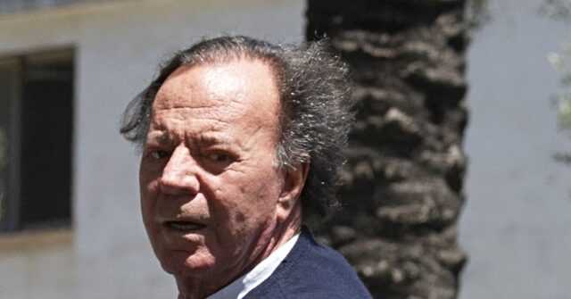julio-iglesias-denies-sexual-abuse-allegations,-calling-them-‘absolutely-untrue’