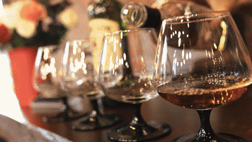 bartenders-reveal-what-they-actually-drink-when-they’re-off-duty:-‘truly-great-shot’