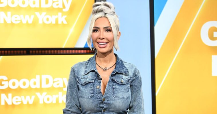 priceless-video:-reality-star-calls-in-to-tmz-to-announce-her-run-for-office,-left-baffled-as-hosts-try-not-to-laugh-while-explaining-she’s-2-years-early