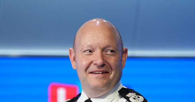 top-cop-at-centre-of-israeli-fan-ban-scandal-walks-away-with-full-pension