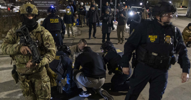 minnesota:-biden-appointed-judge’s-order-bans-feds-from-arresting-protesters