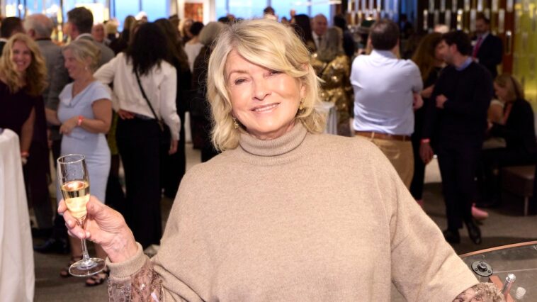 martha-stewart-shares-7-tips-for-aging-well:-‘look-good,-feel-good,-be-good’
