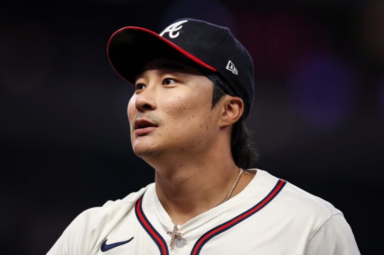 braves’-ha-seong-kim-to-miss-at-least-four-months-after-falling-on-ice-in-offseason-injury-crusher