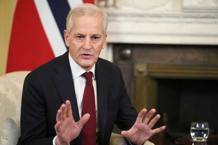 norway-responds-as-trump-pivots-away-from-‘peace’-in-greenland-discussion