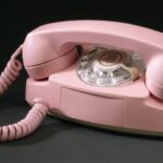 girl-goes-viral-after-getting-pink-princess-landline-phone-for-christmas-instead-of-smartphone