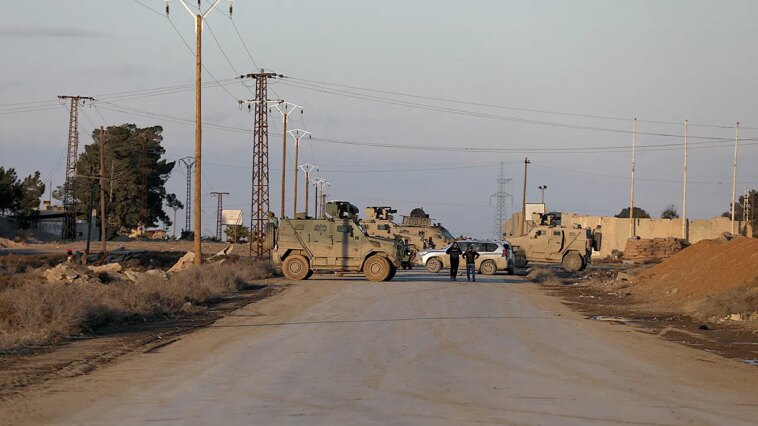 isis-fighters-break-free-from-syrian-jail-amid-chaotic-government-handover