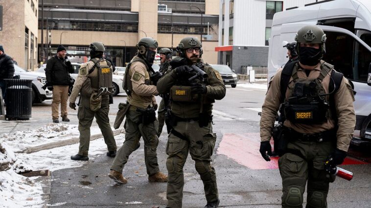 minnesota-police-chiefs-allege-some-ice-agents-racially-profiled-us-citizens,-including-off-duty-officers