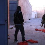 hundreds-of-isis-militants-stream-out-of-prison-after-guards-abandon-posts