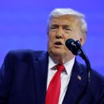 trump-takes-firm-stance-on-greenland-at-davos,-rules-out-force