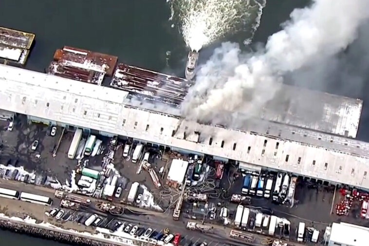 inferno-rips-through-nyc-warehouse,-ravaging-at-least-25-businesses’-inventories:-fdny