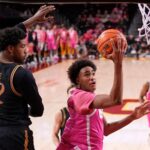 alijah-arenas-makes-long-awaited-college-debut-after-overcoming-life-threatening-car-crash,-knee-injury