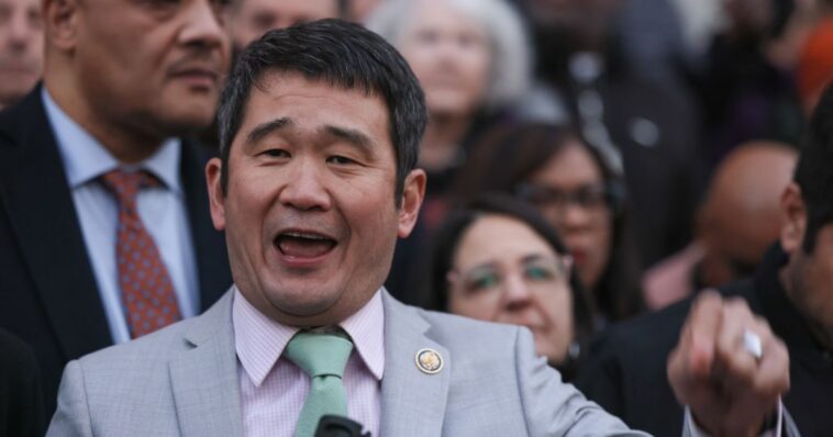 watch:-house-democrat-makes-spectacularly-hypocritical-argument-against-holding-the-clintons-in-contempt-of-congress