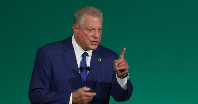 al-gore-heckles-trump-admin’s-howard-lutnick-at-world-economic-forum-event