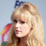 bad-blood:-taylor-swift-calls-director-justin-baldoni-a-‘bitch’-in-unsealed-texts-to-blake-lively