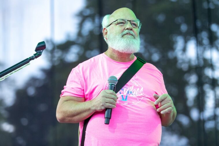 tenacious-d-singer-admits-onstage-joke-about-trump-assassination-attempt-was-a-mistake