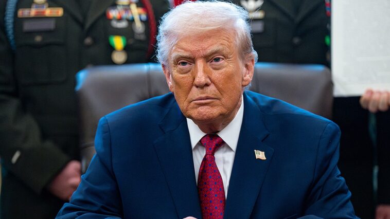 republicans-narrowly-reject-efforts-to-handcuff-trump’s-war-powers-in-venezuela