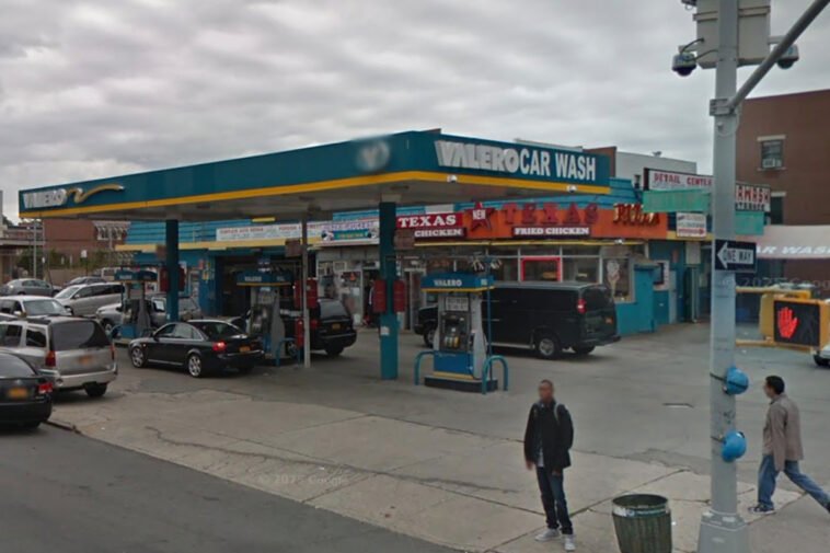 violent-robbery-pair-slashes-nyc-deli-worker-on-head-during-stick-up-–-all-for-$2-soda-bottle:-cops,-sources